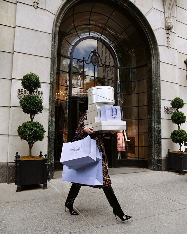 saks fifth avenue seeks $1 billion for 49% of bergdorf goodman in strategic pivot